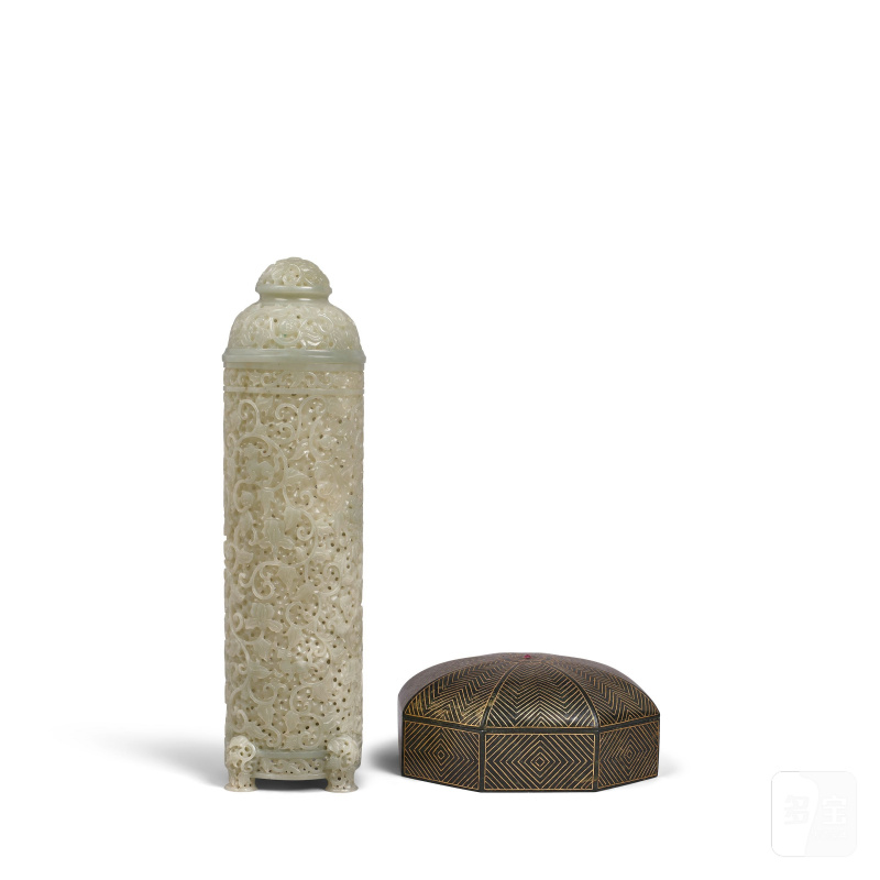 二十世紀 蒙兀兒式帶蓋玲瓏青玉香桶 蒙兀兒式翠玉嵌金屬綫八方蓋盒 | TWO MUGHAL-STYLE JADE CARVINGS OF CONTAINERS - 图1